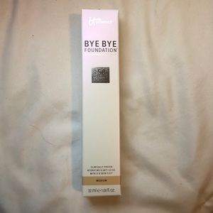 IT Cosmetics Bye Bye Foundation